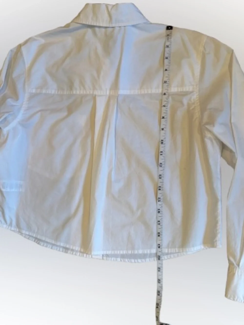 Rails Cropped Classic White Button-Down - Picture 6 of 7